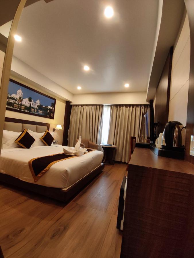 Hotel Rimi International Agartala Exterior foto