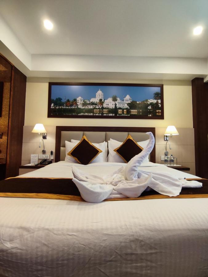 Hotel Rimi International Agartala Exterior foto